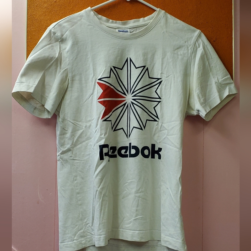 Reebok Classic design tee shirt